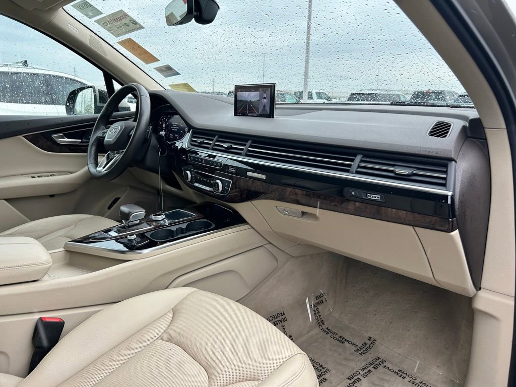 Used 2017 Audi Q7 3.0T Prestige AWD/4WD image 11