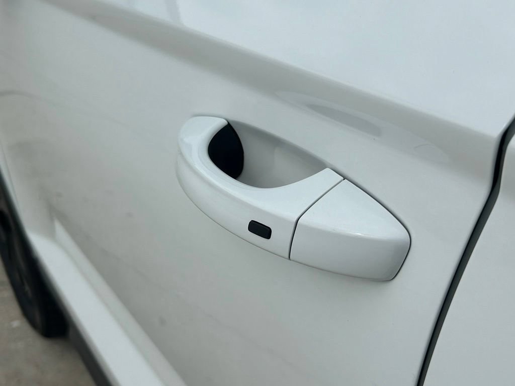 New 2026 Volkswagen Taos SE FWD image 26