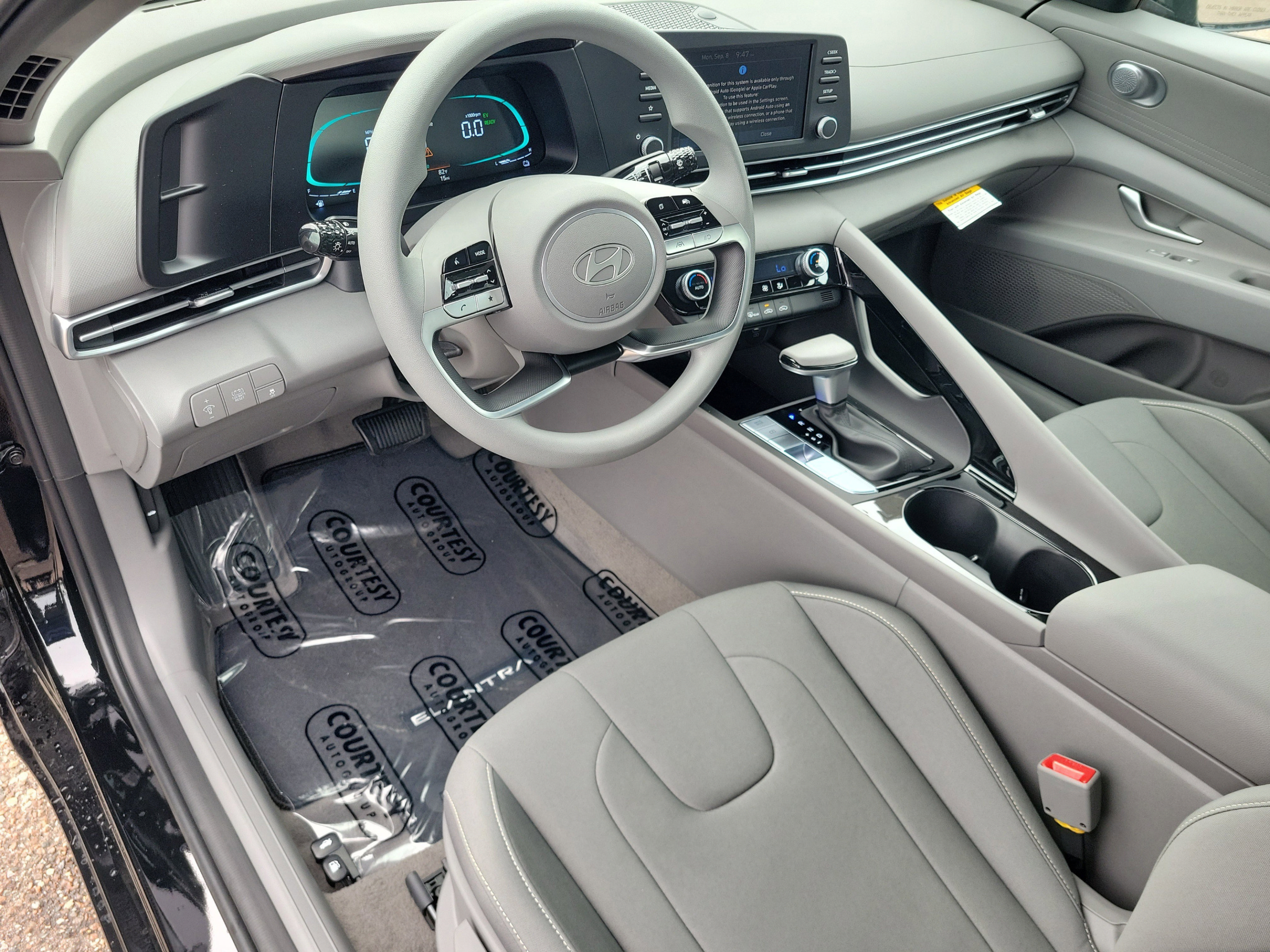 Certified 2025 Hyundai Elantra Hybrid FWD image 14