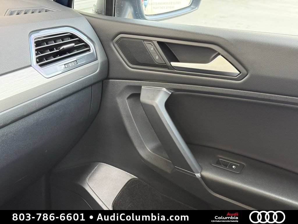 Used 2020 Volkswagen Tiguan SE FWD image 34