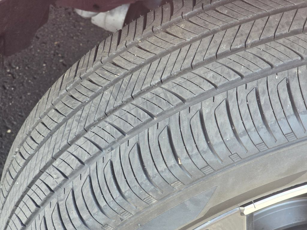 Used 2024 Honda HR-V EX-L image 11