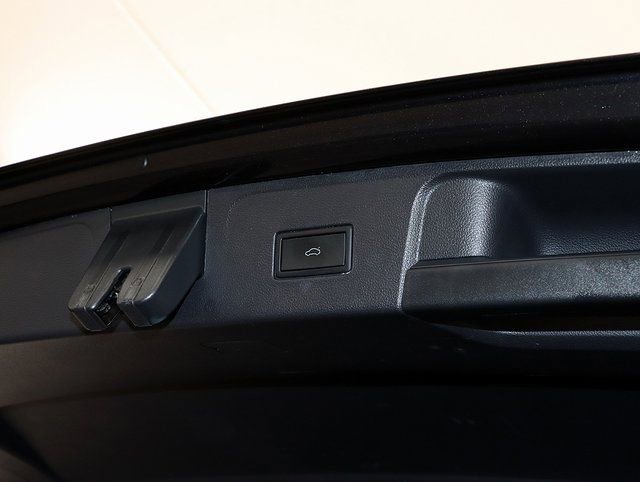 Used 2024 Volkswagen Atlas SE image 30