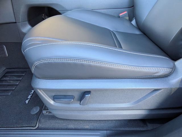 New 2026 Nissan Armada SV image 15