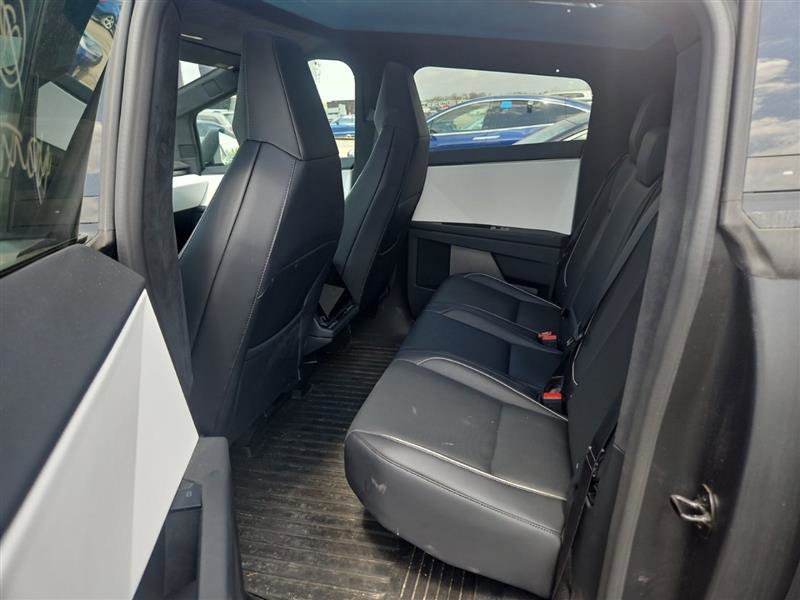 Used 2024 Tesla Cybertruck Cyberbeast AWD/4WD image 7