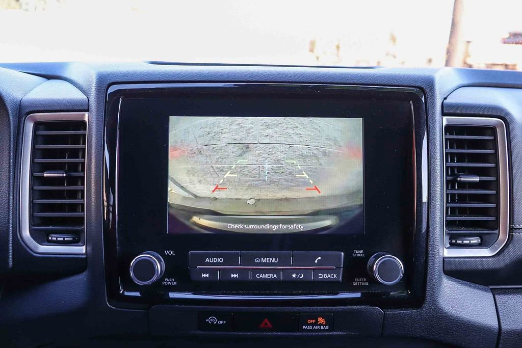 Used 2023 Nissan Frontier SV image 25