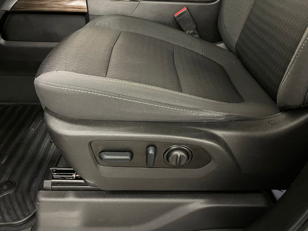 Certified 2022 Chevrolet Silverado 1500 RST w/ LPO, Blackout Package AWD/4WD image 8