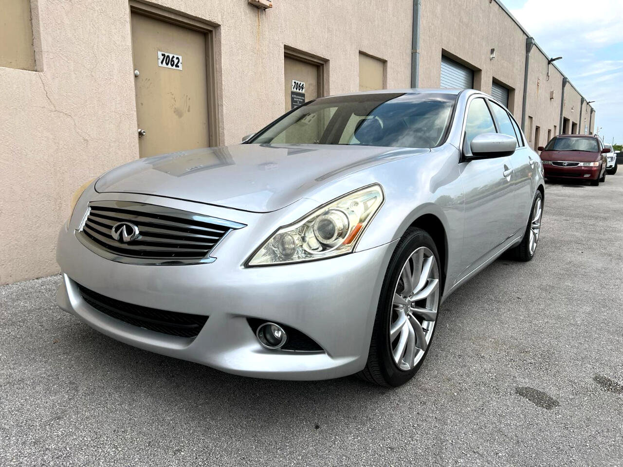 Used 2013 INFINITI G37 x Sedan w/ Premium Pkg image 2