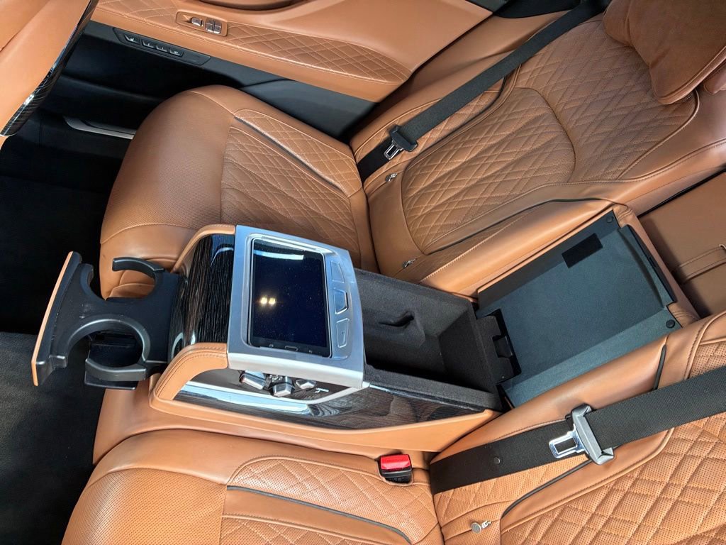 Used 2022 BMW 750i xDrive w/ Luxury Rear Seating Package AWD/4WD image 16