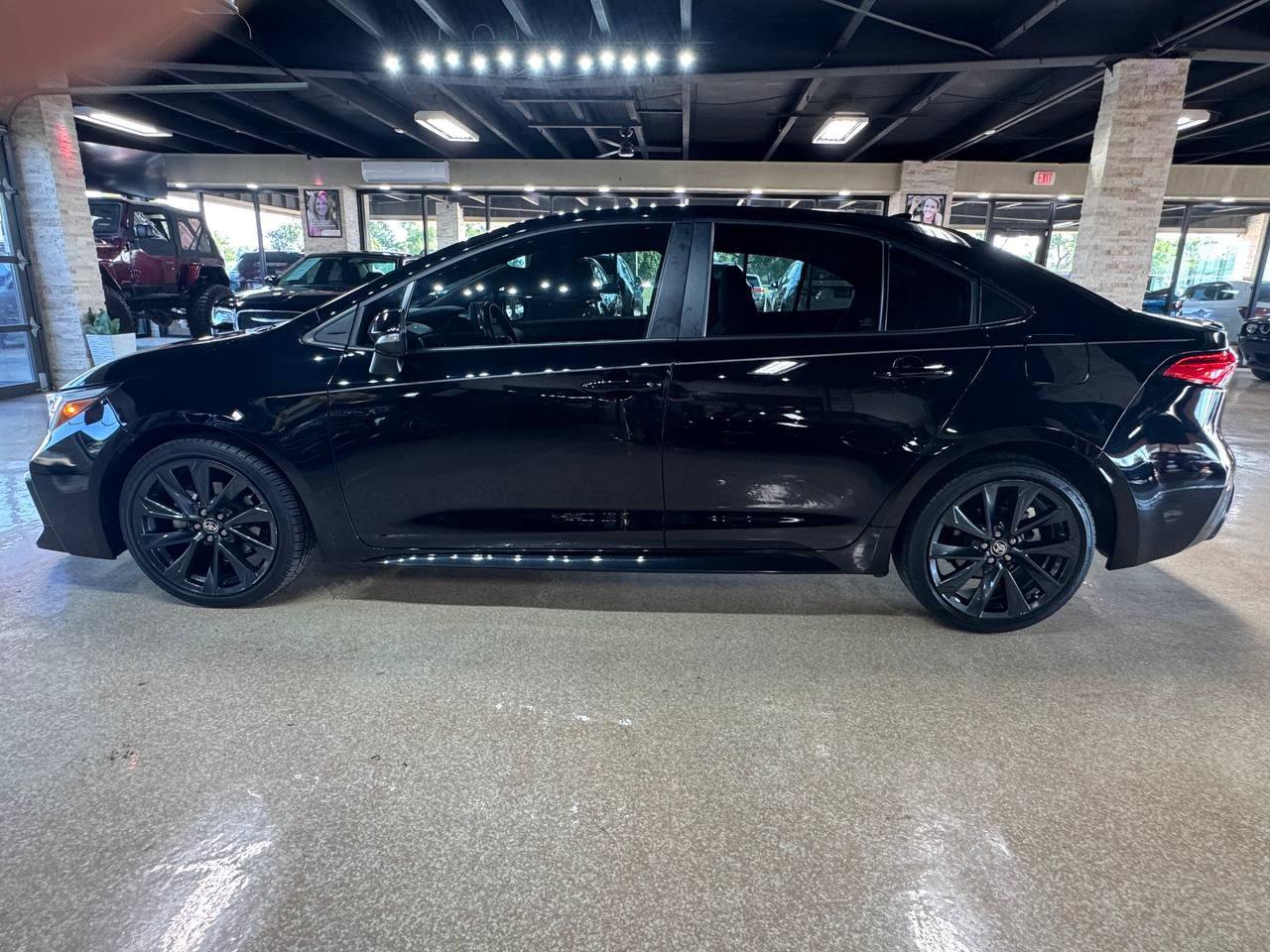 Used 2024 Toyota Corolla SE FWD image 4
