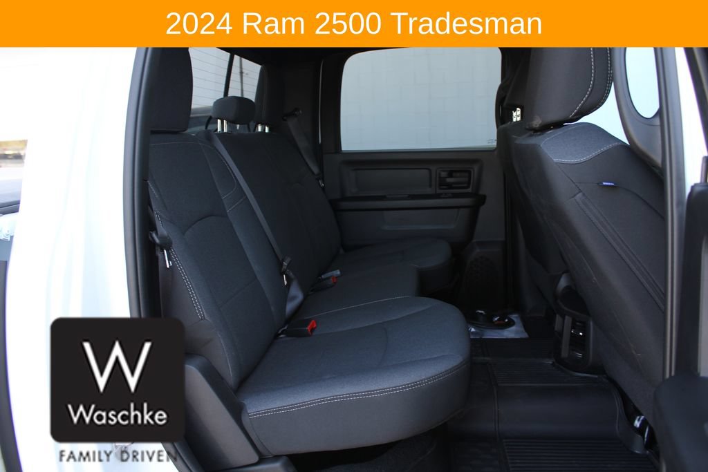 Used 2024 RAM 2500 Tradesman w/ Chrome Appearance Group AWD/4WD image 21