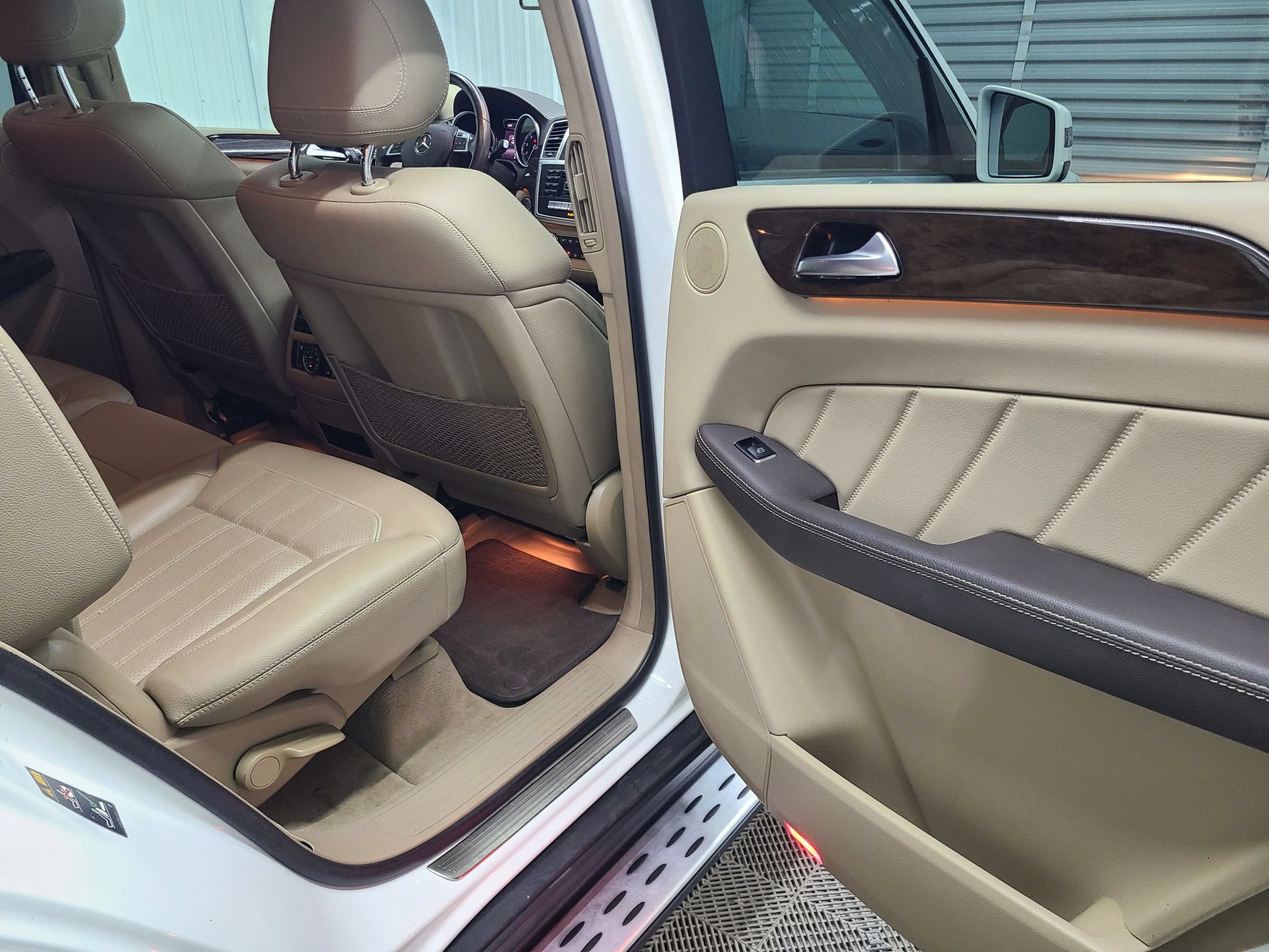Used 2016 Mercedes-Benz GL 450 4MATIC image 38