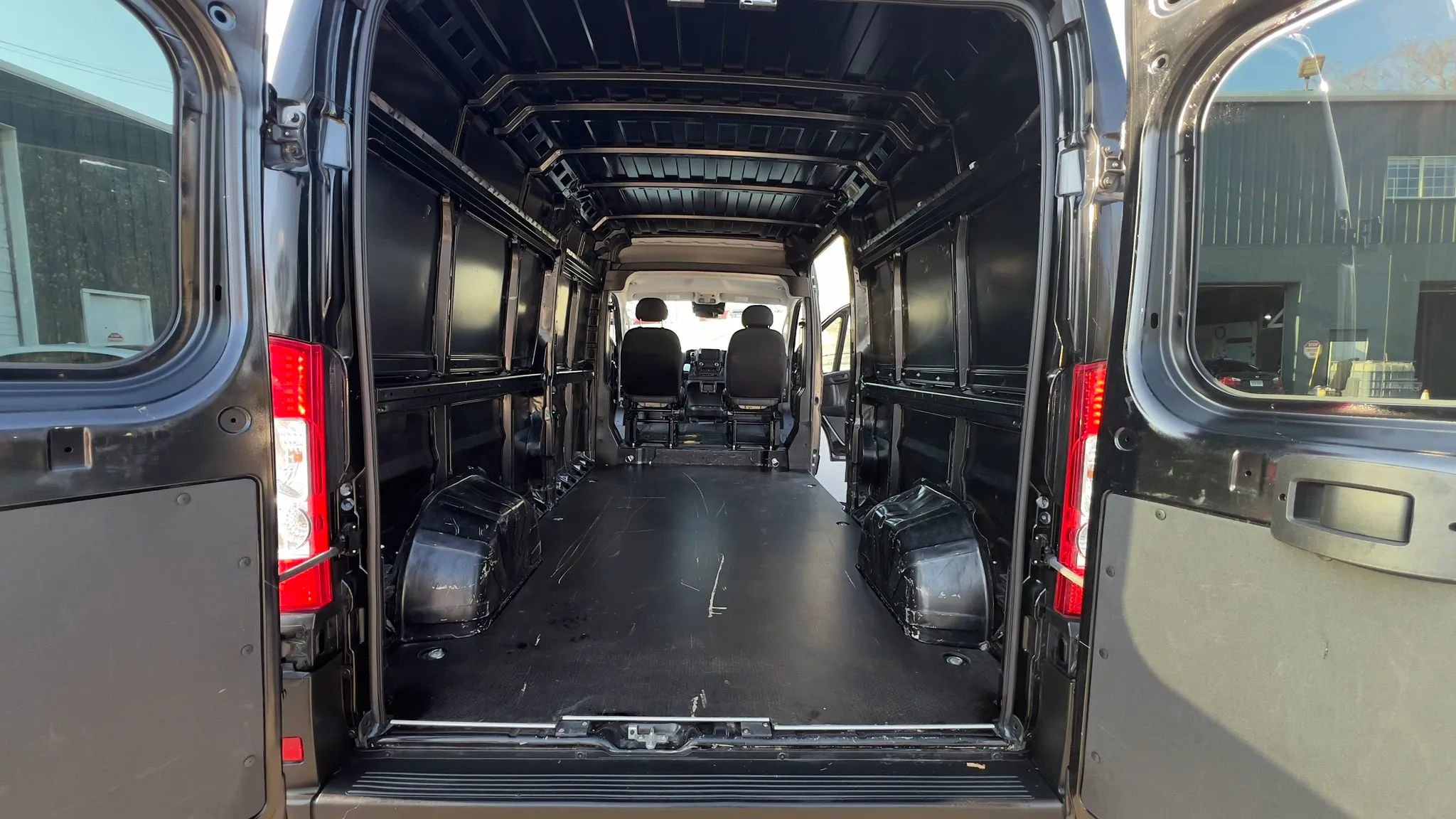 Used 2023 RAM ProMaster 2500 FWD image 11