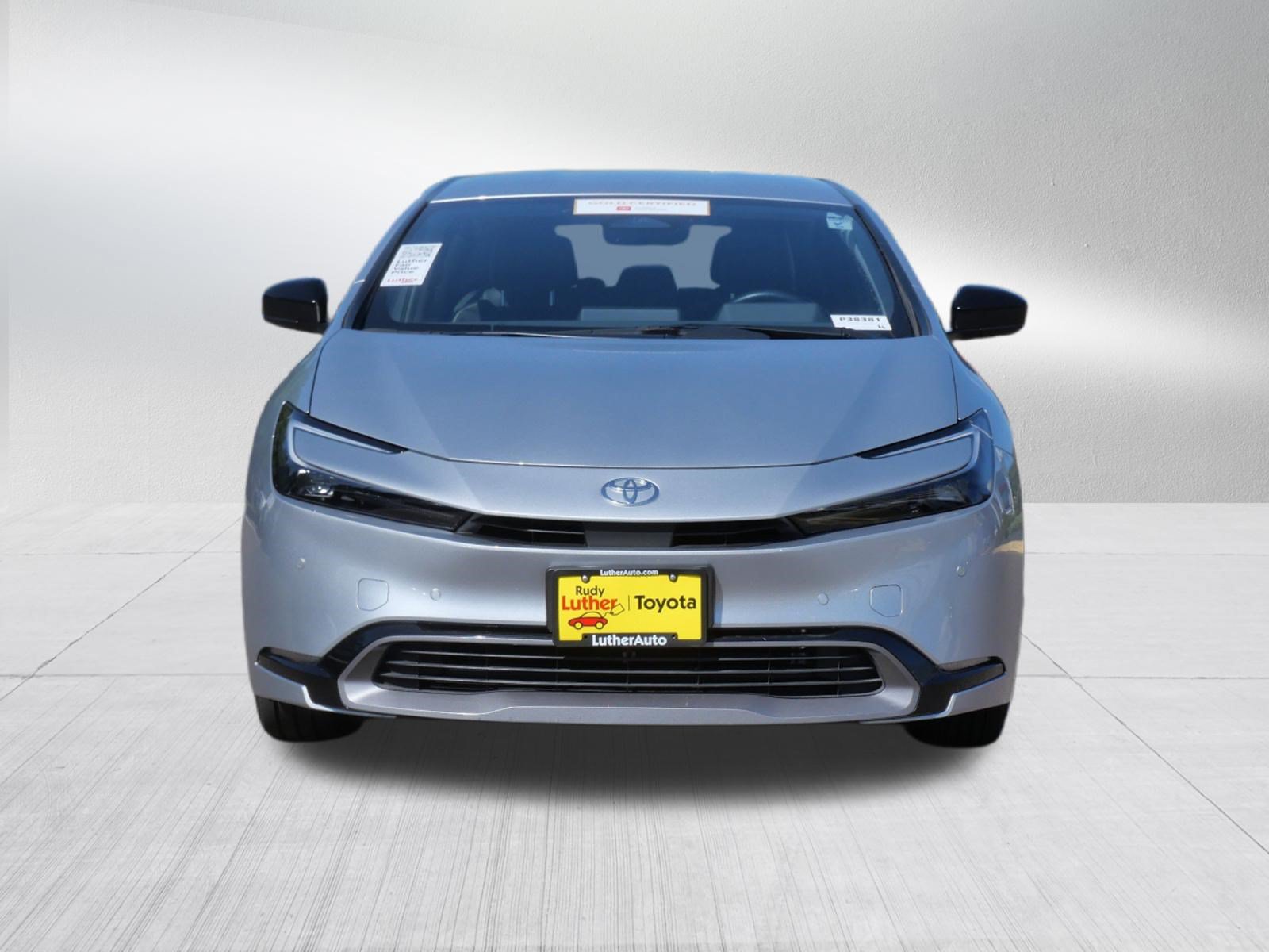 Certified 2025 Toyota Prius XLE FWD image 2