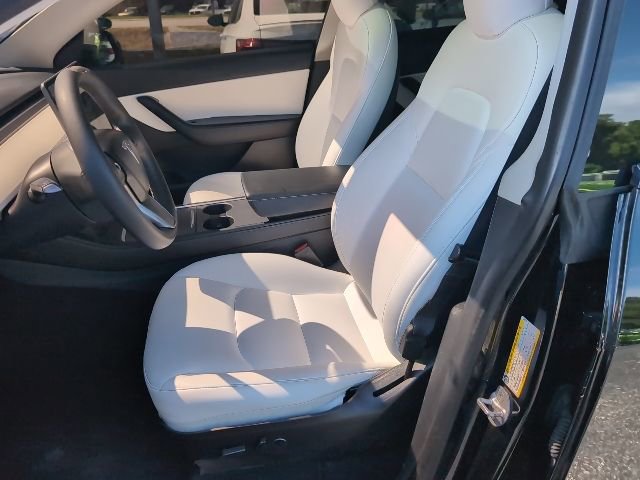 Used 2022 Tesla Model Y Performance AWD/4WD image 8