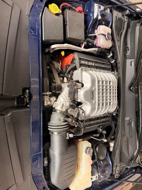 Used 2016 Dodge Challenger SRT Hellcat RWD image 32