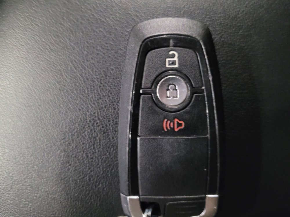 Used 2024 Ford Edge SEL image 32