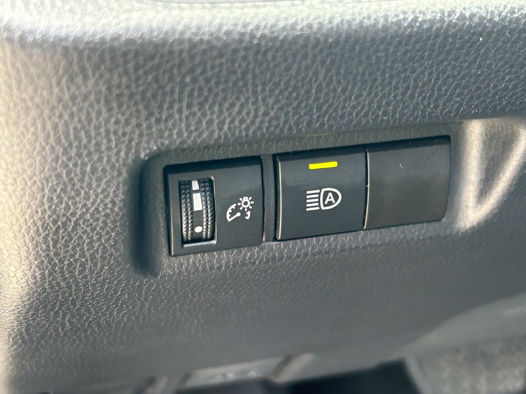 Certified 2025 Toyota RAV4 XLE FWD image 24