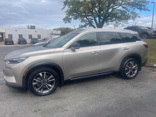 Used 2022 INFINITI QX60 Luxe w/ Cargo Package AWD/4WD image 4
