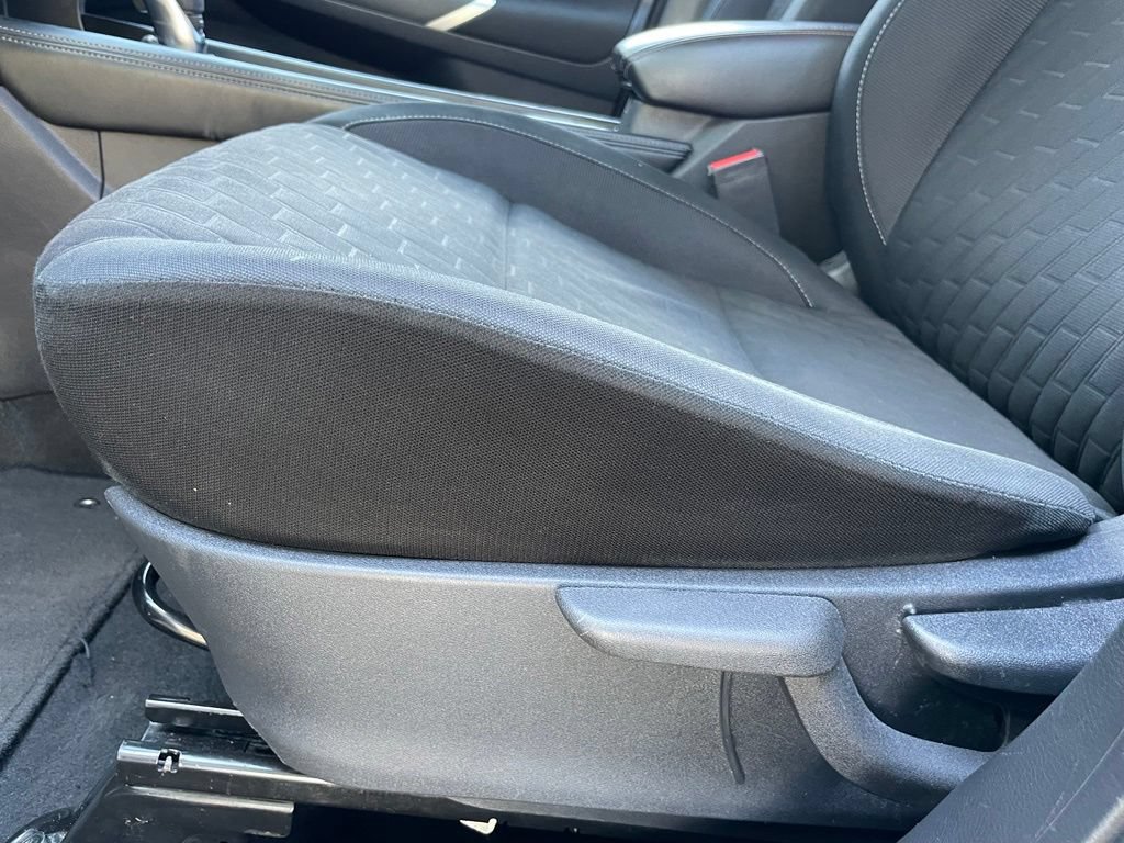 Used 2023 Nissan Kicks SV FWD image 11