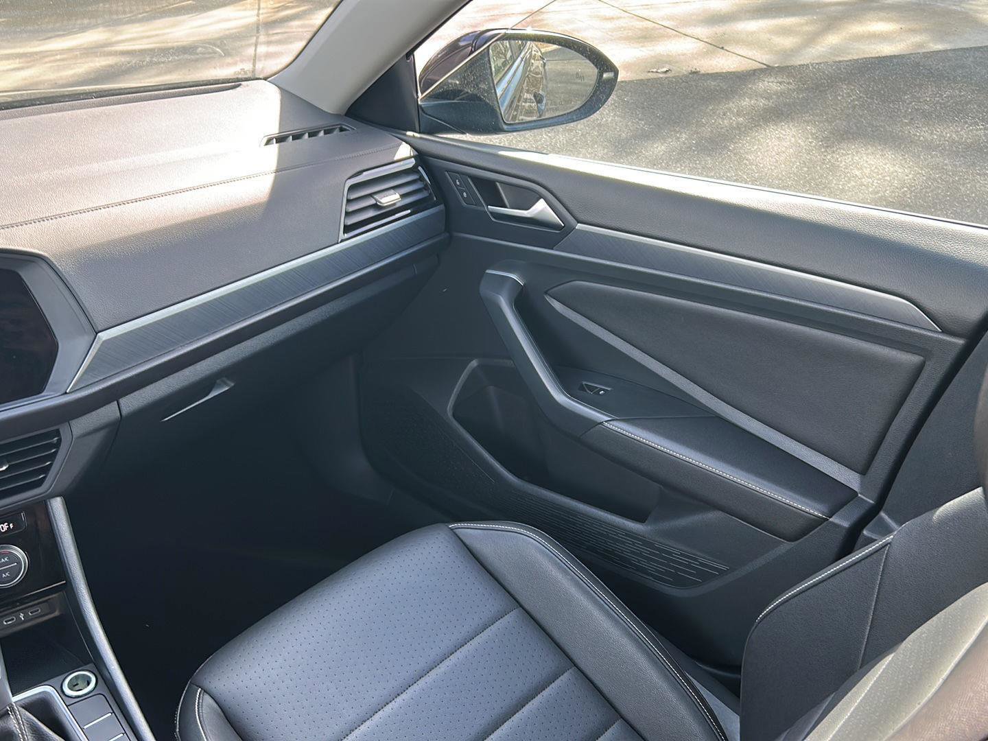 Used 2024 Volkswagen Jetta SE image 26