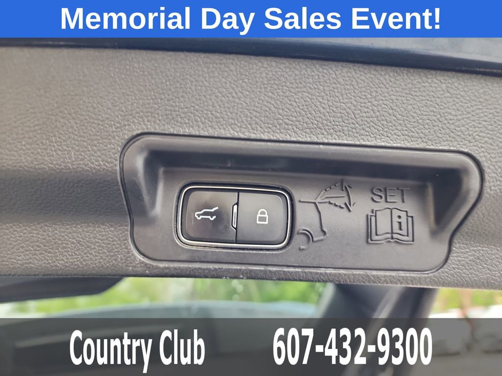 Used 2020 Ford Explorer XLT w/ Equipment Group 202A AWD/4WD image 28