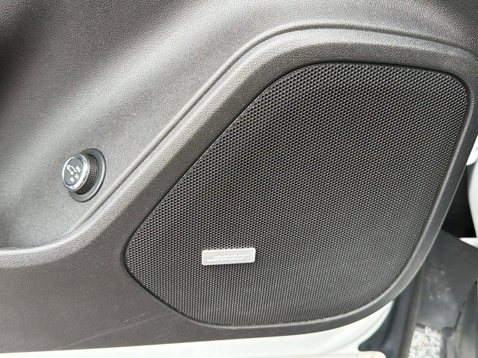 Used 2020 Chevrolet Blazer LT w/ Sound & Technology Package FWD image 22