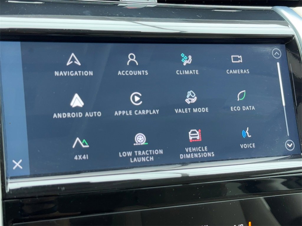 Used 2023 Land Rover Discovery Sport SE image 25