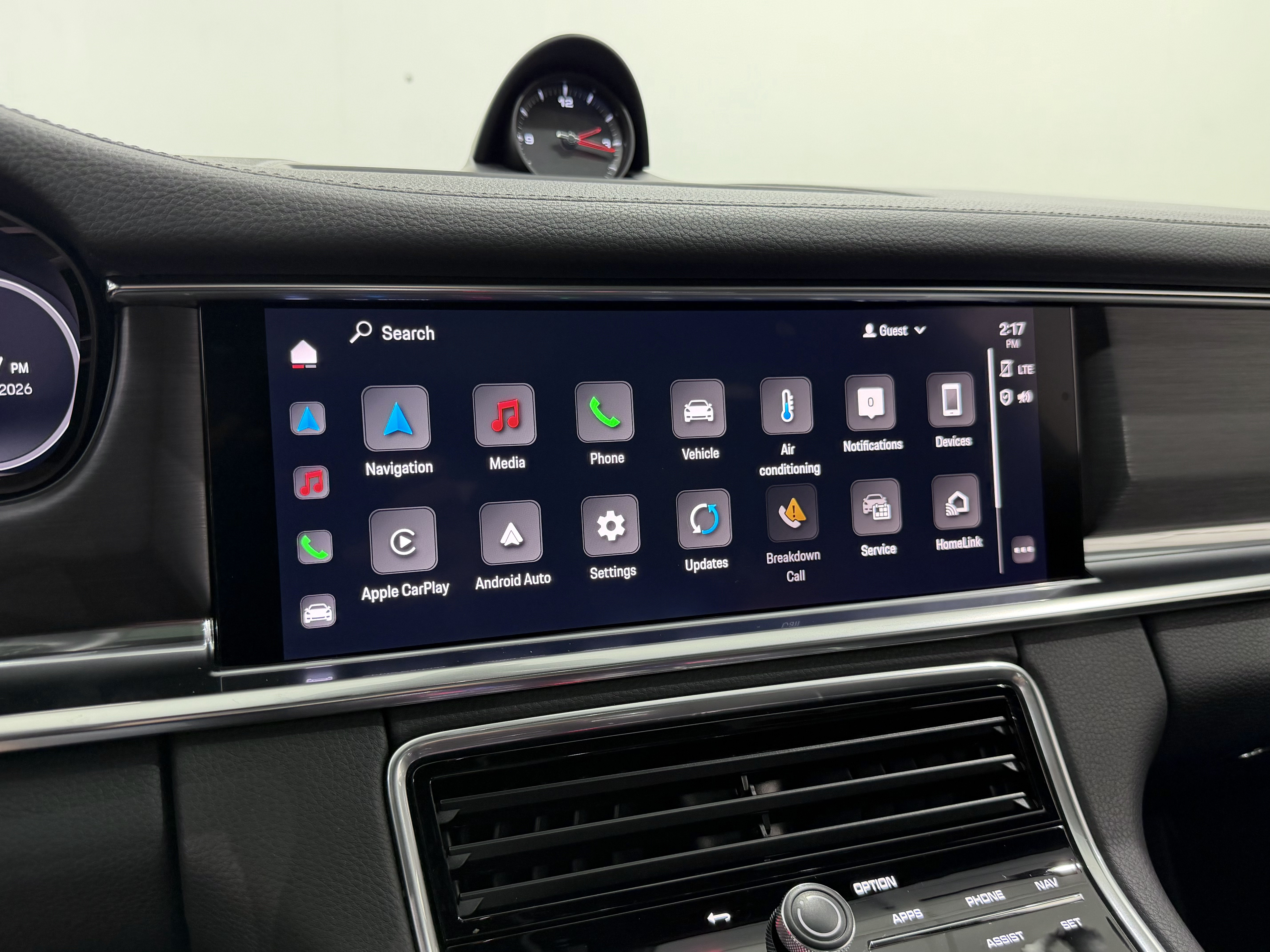 Certified 2023 Porsche Panamera 4 Platinum Edition AWD/4WD image 42