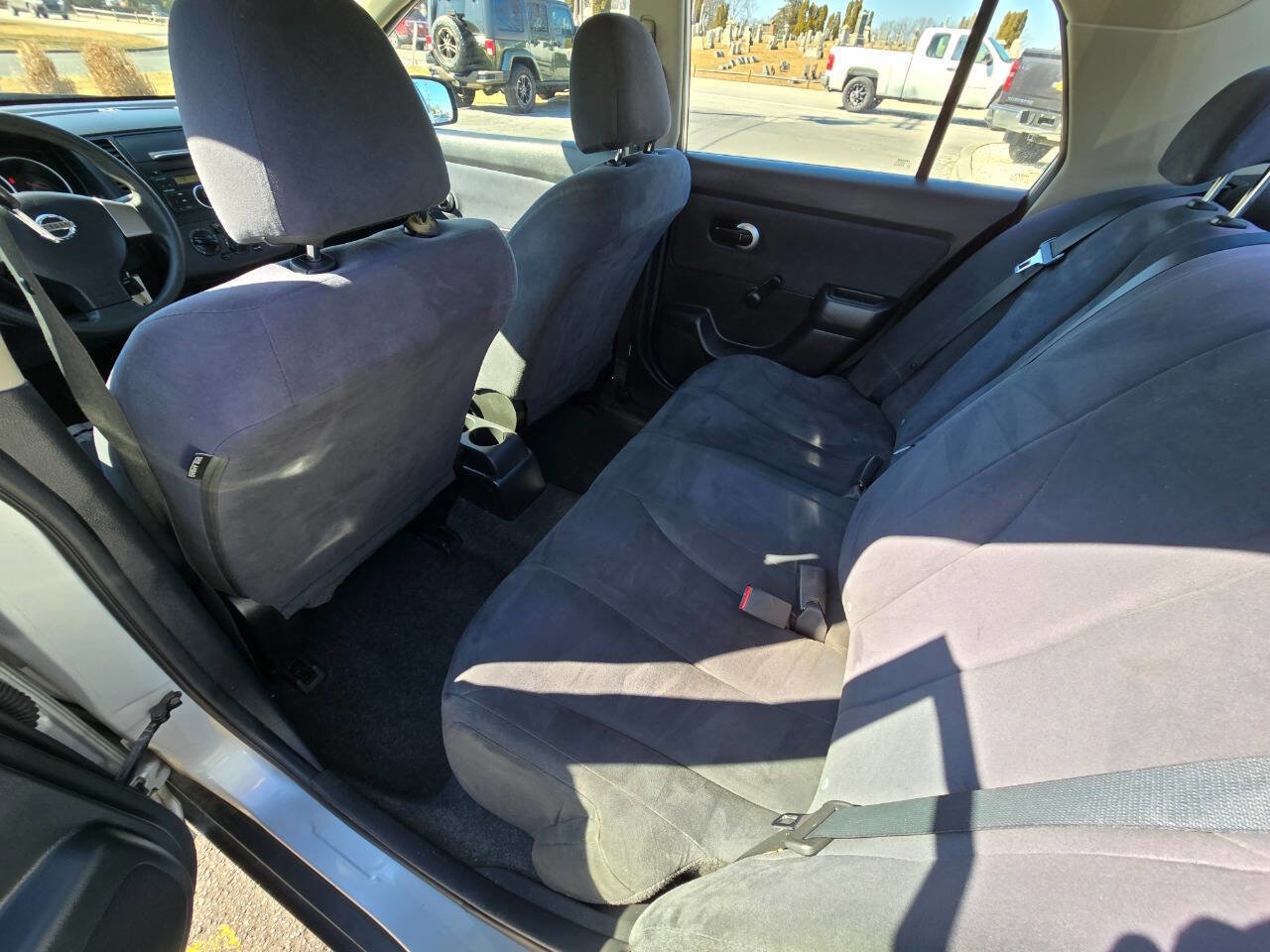 Used 2009 Nissan Versa Sedan image 18