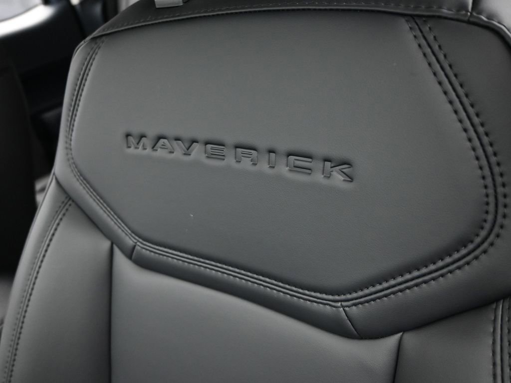 New 2026 Ford Maverick Lariat w/ Black Appearance Package image 29