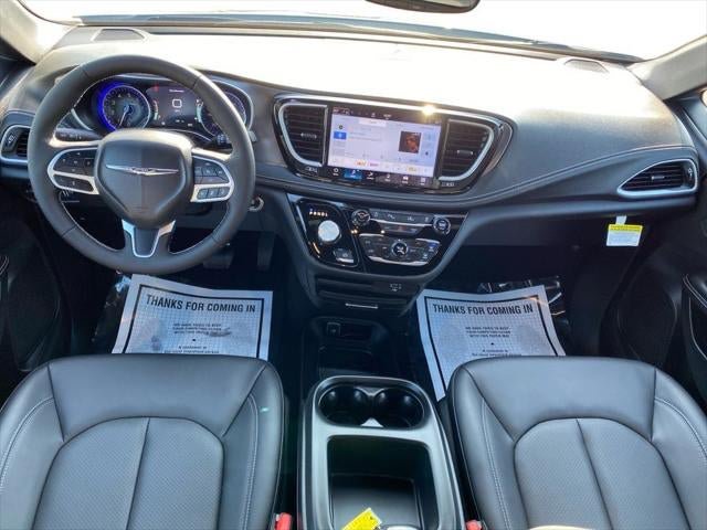 New 2026 Chrysler Pacifica Select image 37