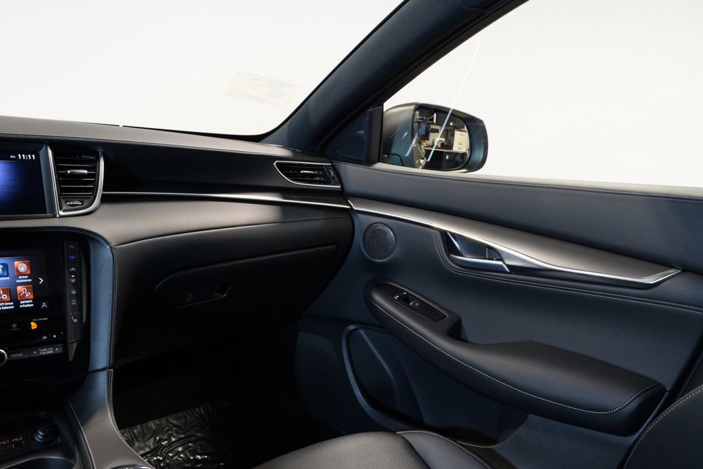 Certified 2025 INFINITI QX55 Luxe w/ Cargo Package image 14