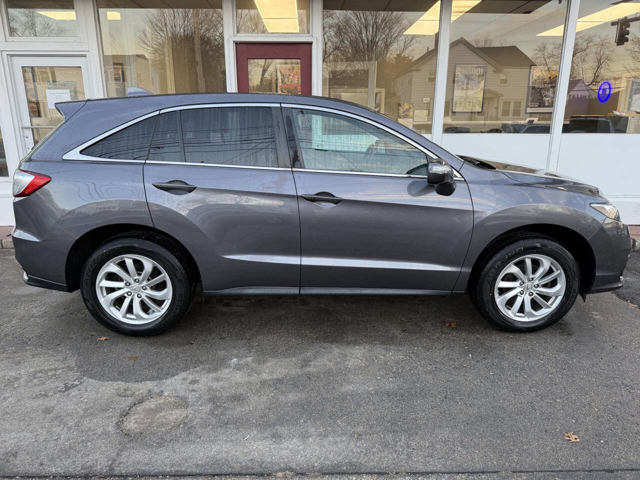 Used 2017 Acura RDX AWD w/ Technology Package image 2