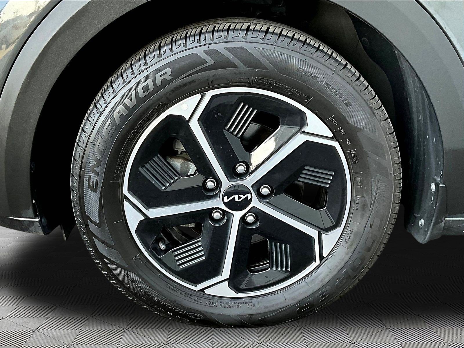 Certified 2023 Kia Niro EX FWD image 33