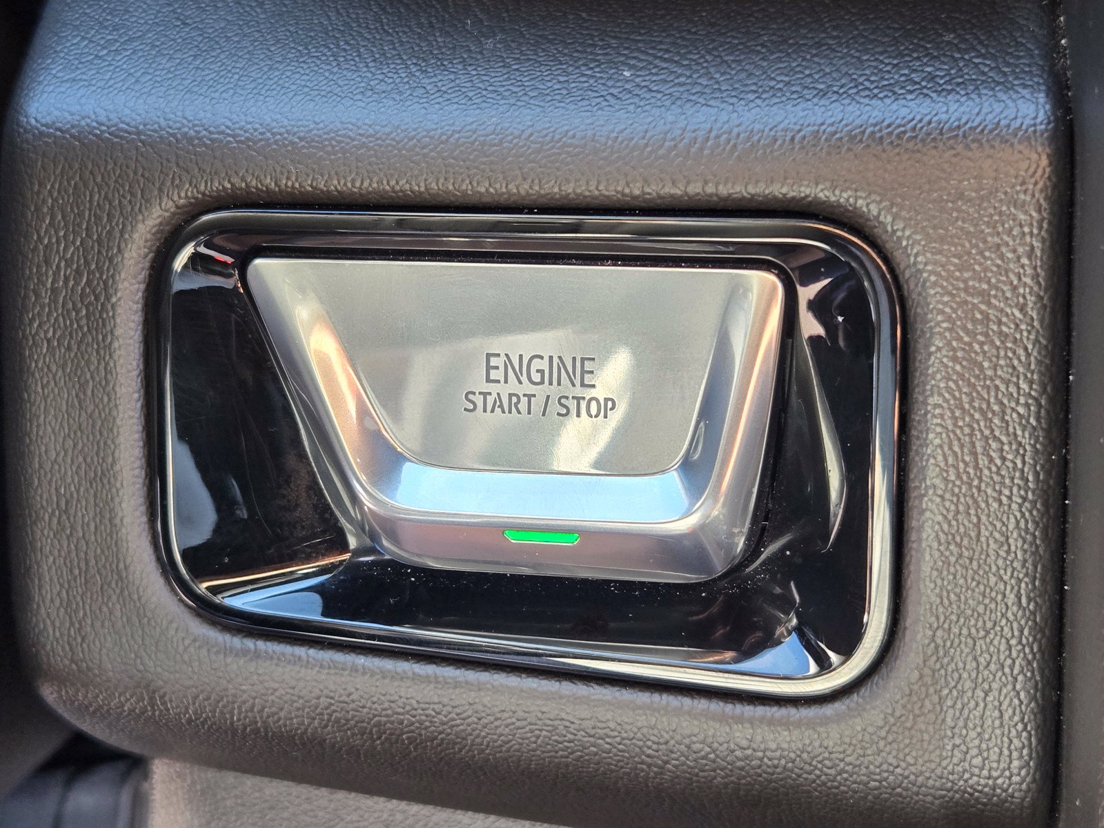 Used 2025 GMC Yukon Denali AWD/4WD image 21