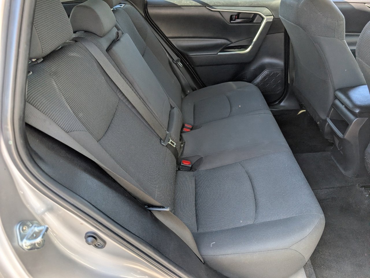 Used 2020 Toyota RAV4 LE image 5