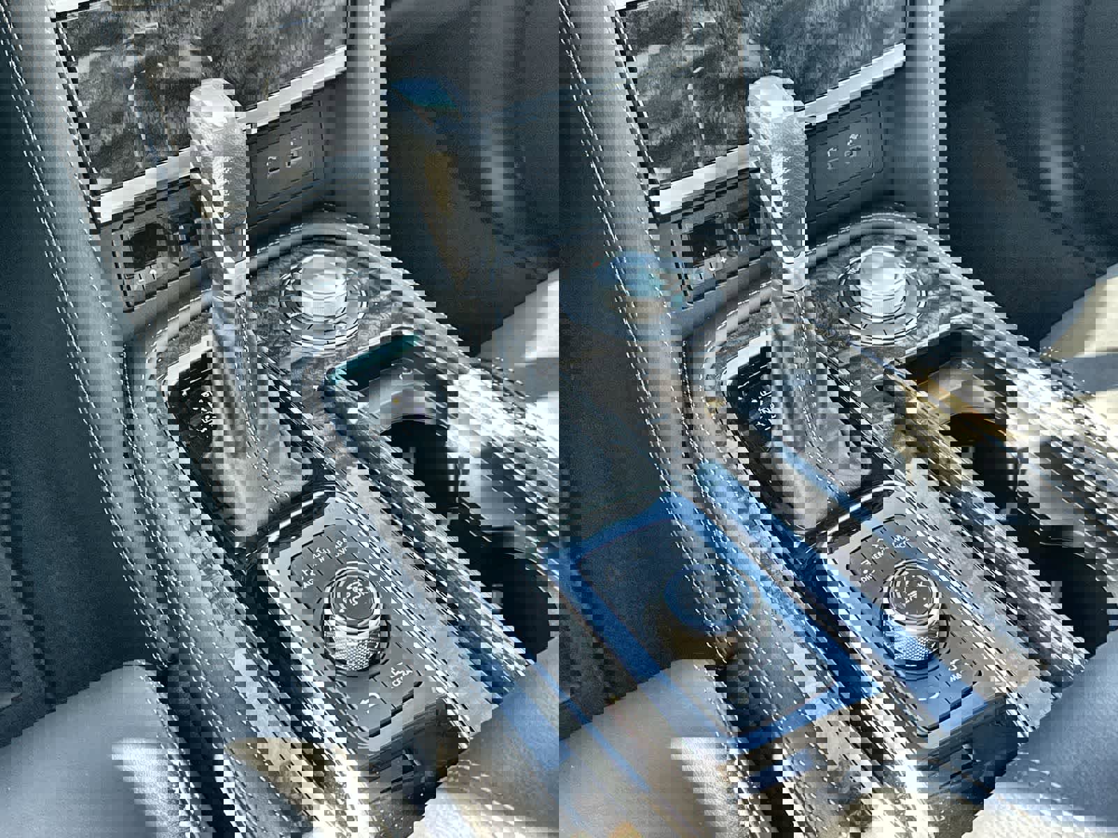 Used 2024 Nissan Armada Platinum w/ Cargo Package image 17