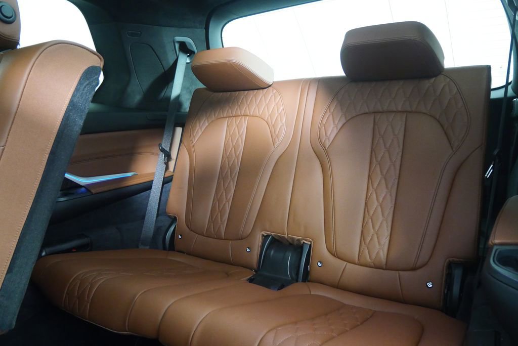 Certified 2025 BMW X7 M60i image 18