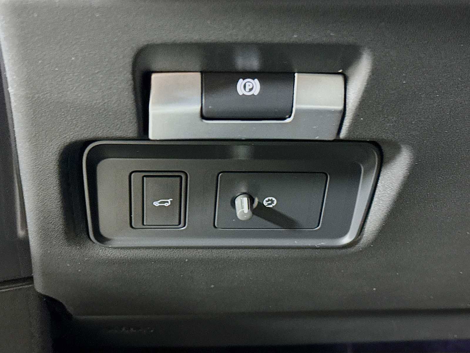 Used 2023 Land Rover Range Rover Evoque R-Dynamic SE image 10