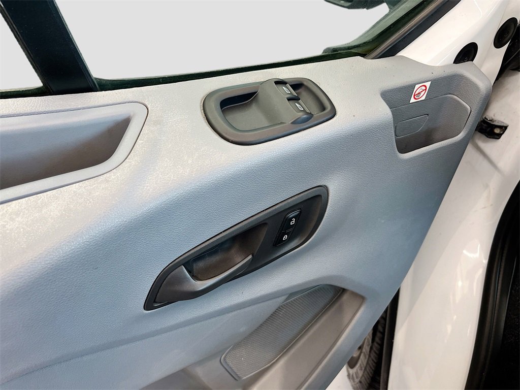 Used 2019 Ford Transit 250 148 Medium Roof image 17
