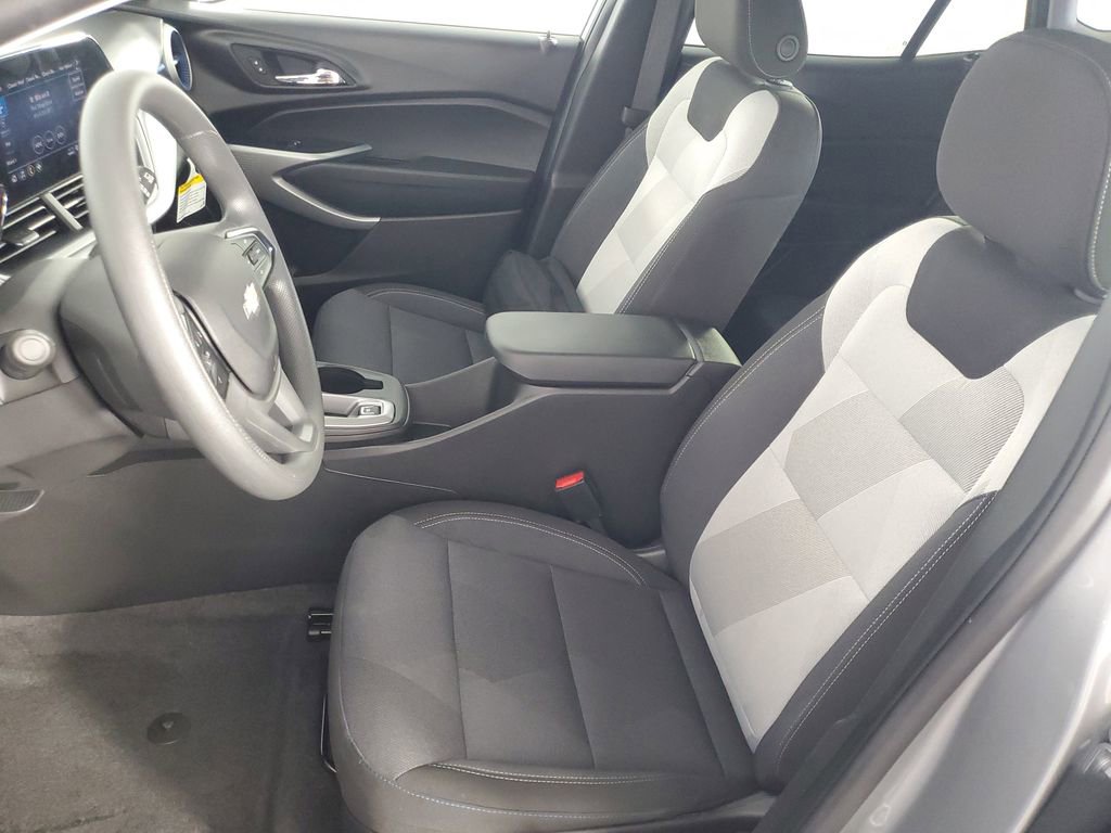 Used 2026 Chevrolet Trax LS w/ LS Convenience Package image 12