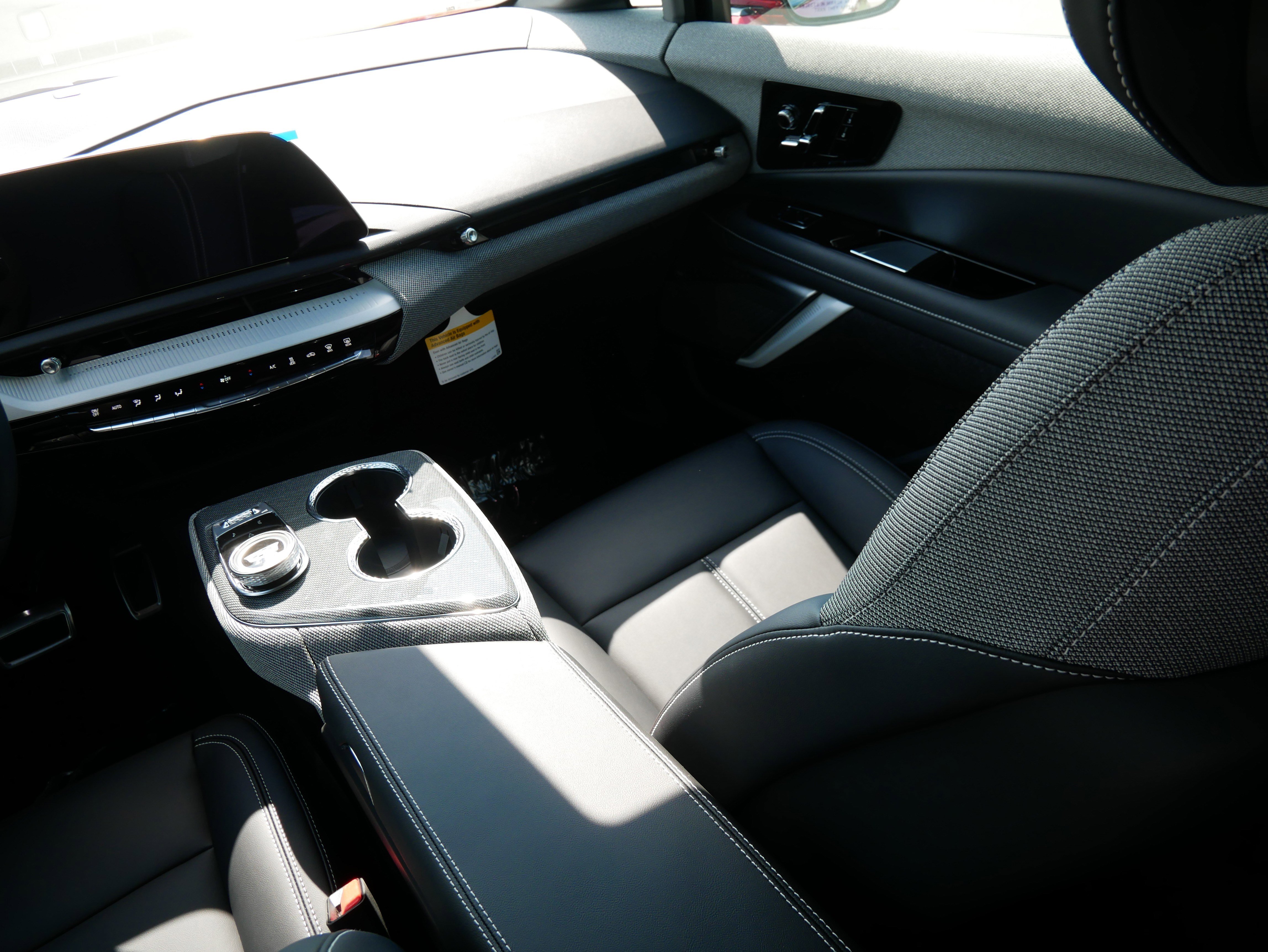 Used 2025 Cadillac Optiq Sport 1 w/ LPO, Floor Liner Package image 9