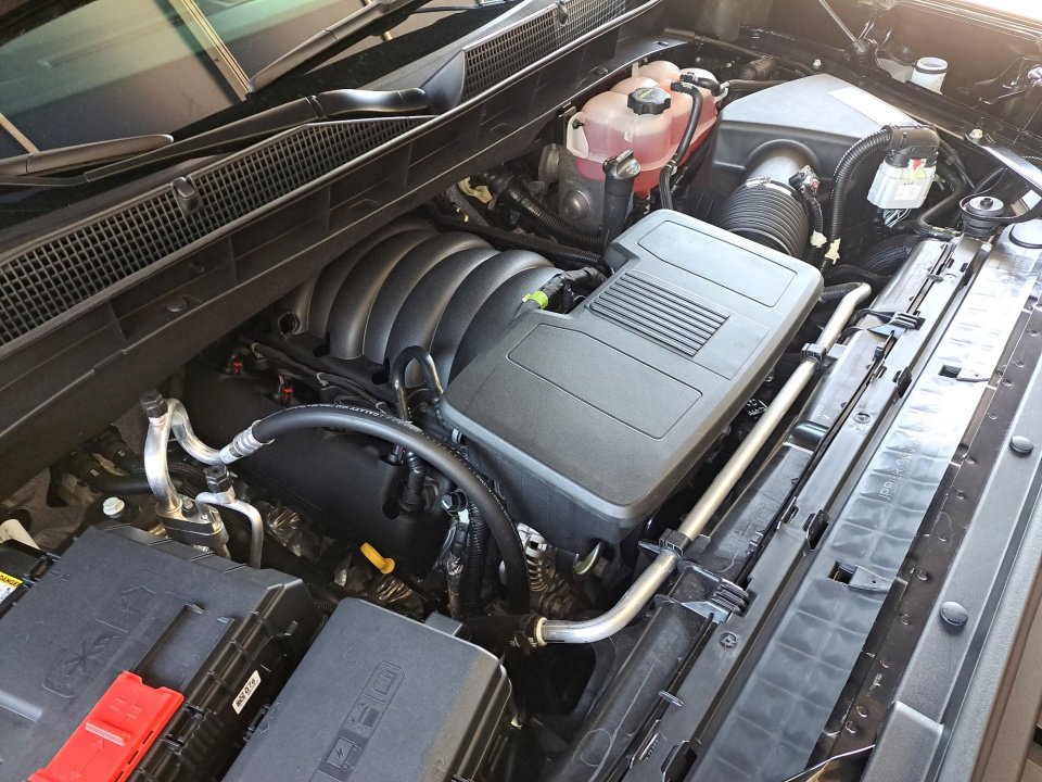 Certified 2025 GMC Sierra 1500 AT4 w/ AT4 Premium Package AWD/4WD image 24