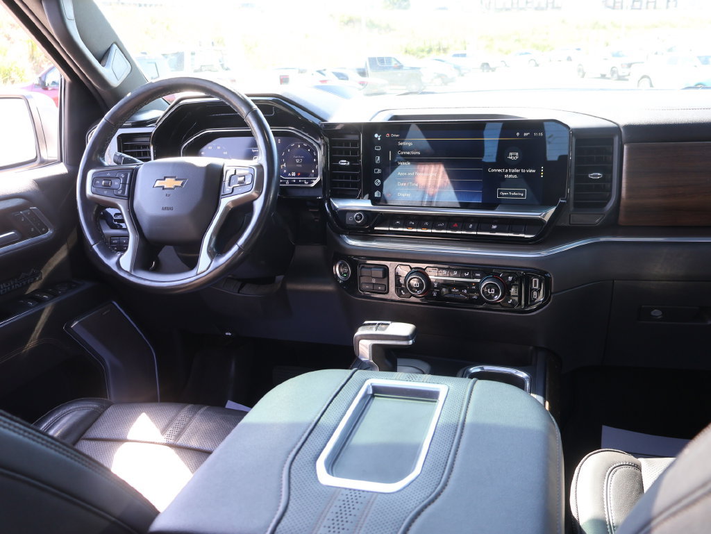 Used 2022 Chevrolet Silverado 1500 High Country w/ Technology Package AWD/4WD image 13