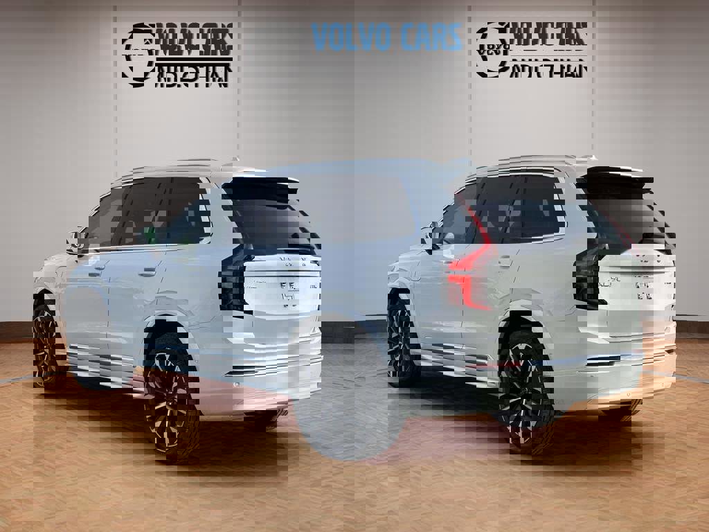 New 2025 Volvo XC90 T8 Plus w/ Protection Package Premier image 22