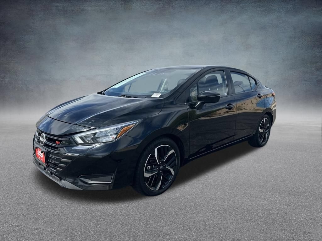 Used 2024 Nissan Versa SR FWD image 8