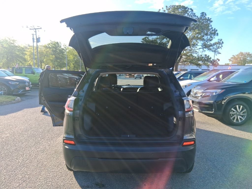 Used 2020 Jeep Cherokee Latitude Plus image 24