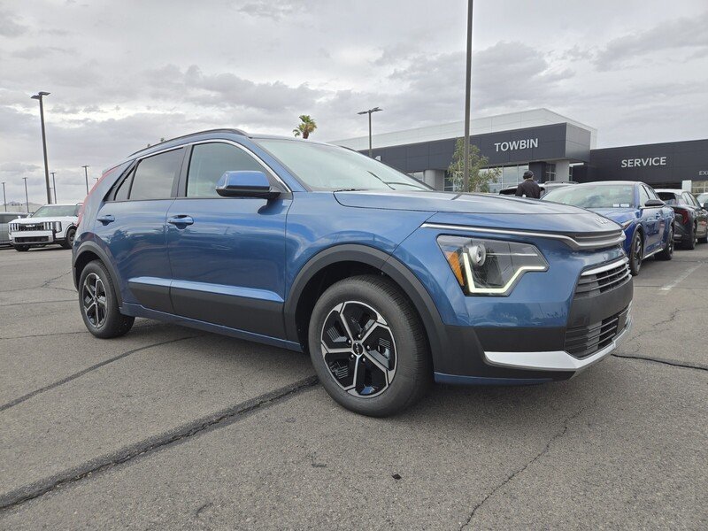 New 2026 Kia Niro EX FWD image 2