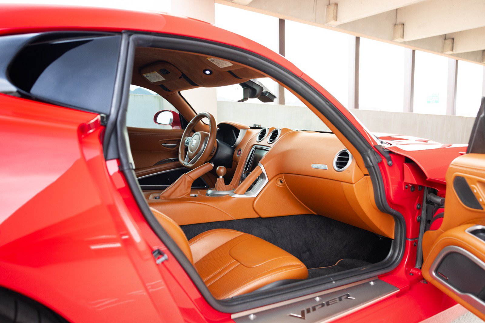 Used 2013 SRT Viper GTS w/ GTS Laguna Interior Pkg RWD image 55