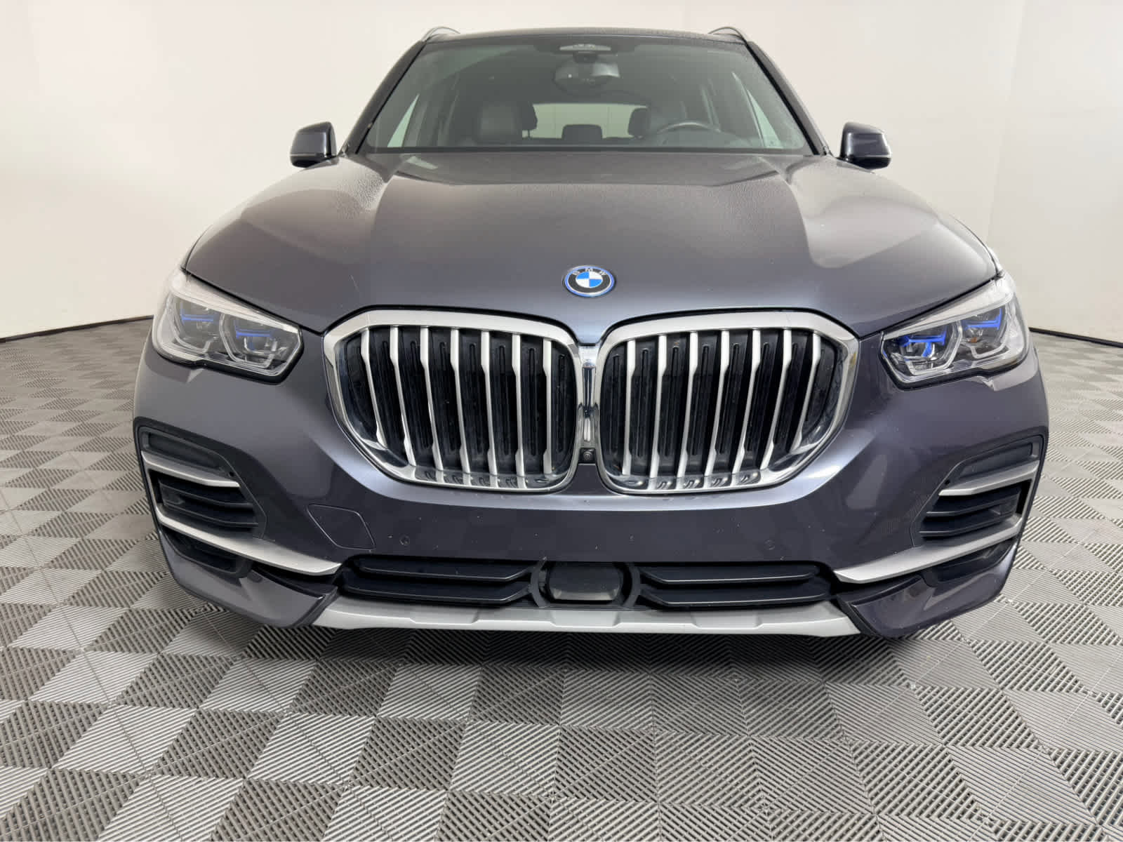 Used 2022 BMW X5 xDrive45e w/ Executive Package image 9